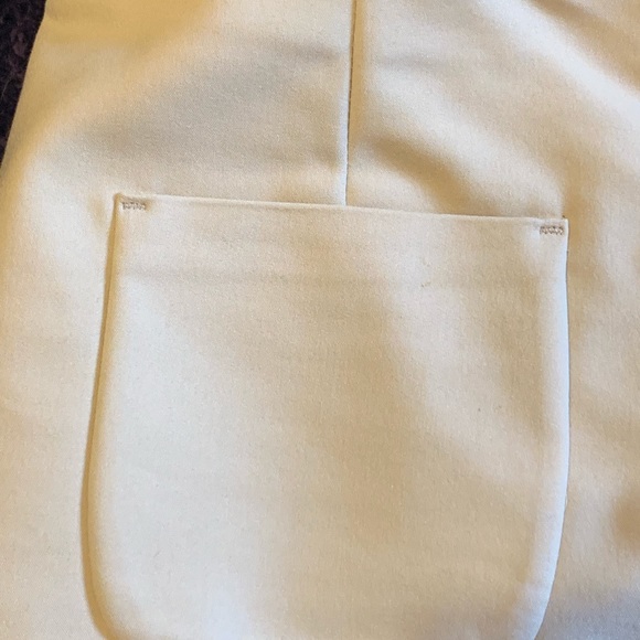 H&M cream colored mini skirt - Picture 4 of 4